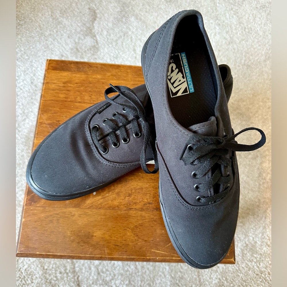 Vans - Black/Black Canvas -11/44.5- Like New